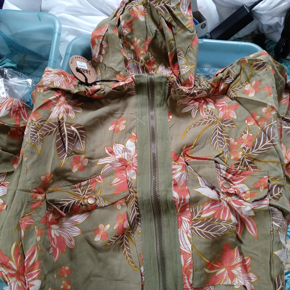 Jacket - Picture 4 of 4